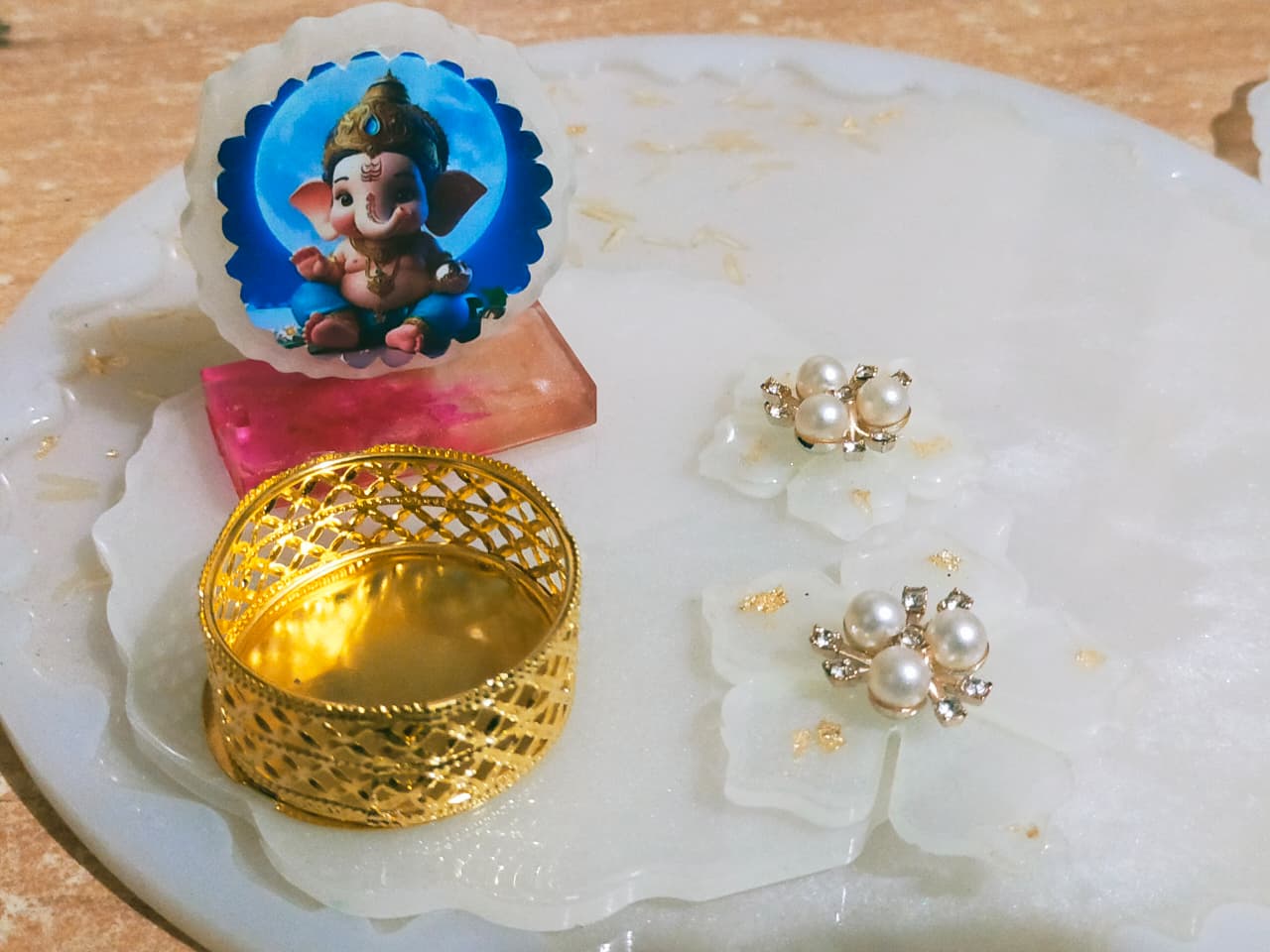 Divine Resin Gourd Stand – 5 Piece Combo | Perfect for Bhagwan Idols | ShreeGifts Arts (Diwali Special)